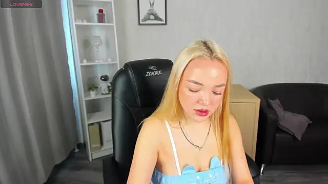 Christy Little online show from March 5, 2025, 7:38 am