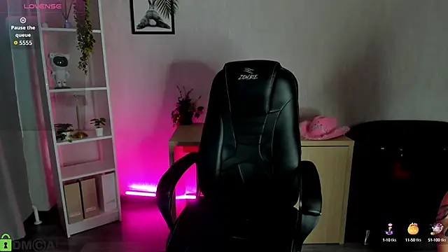 Christy Little online show from September 9, 2025, 12:54 am