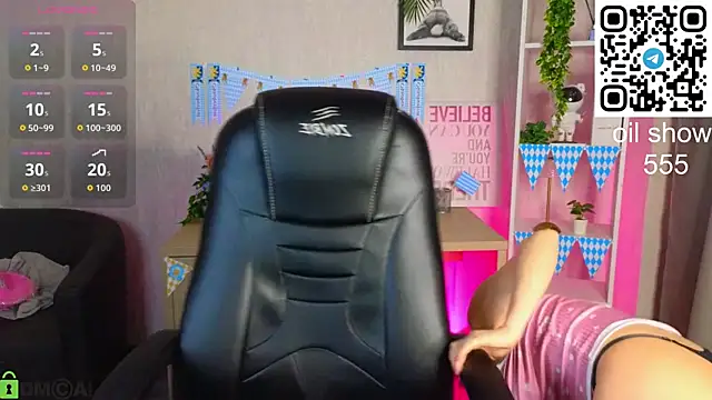 Christy Little online show from September 25, 2025, 11:52 pm