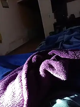 carloshot31 online show from February 9, 2026, 5:33 am