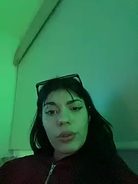 Snapshot of candycamiila chatting on July 29, 2026, 4:32 am candycamiila online show from July 29, 2026, 4:32 am