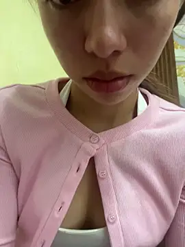 Snapshot of Aaliyah_Salma chatting on May 31, 2026, 4:25 pm Aaliyah Salma online show from May 31, 2026, 4:25 pm