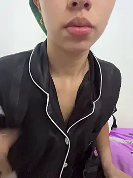 Snapshot of Aaliyah_Salma chatting on June 7, 2026, 6:22 pm Aaliyah Salma online show from June 7, 2026, 6:22 pm