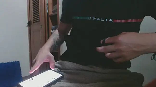 Snapshot of MarceloMilk chatting on February 20, 2025, 2:29 am MarceloMilk online show from February 20, 2025, 2:29 am