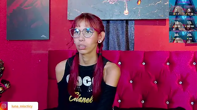 Lunamistyc online show from November 14, 2025, 7:34 pm