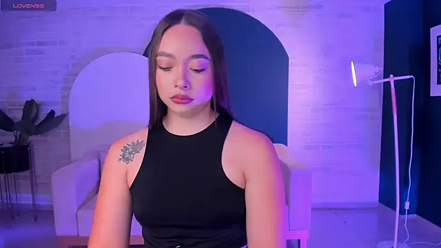 Snapshot of AlinaKravitz chatting on February 12, 2026, 11:49 am AlinaKravitz online show from February 12, 2026, 11:49 am