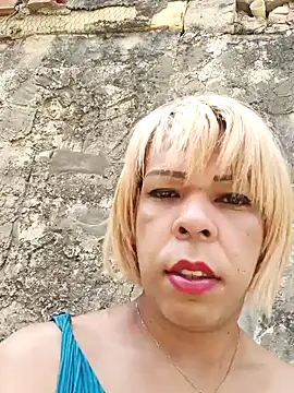 Snapshot of blondebitchlitle chatting on February 5, 2025, 4:47 pm blondebitchlitle online show from February 5, 2025, 4:47 pm