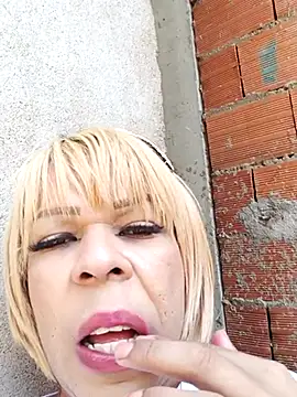 Snapshot of blondebitchlitle chatting on February 13, 2025, 2:20 pm blondebitchlitle online show from February 13, 2025, 2:20 pm