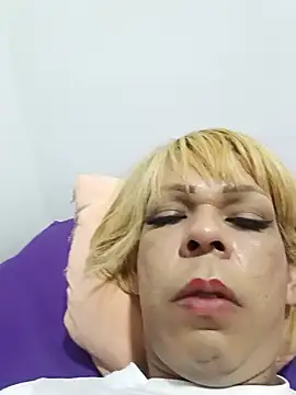 Snapshot of blondebitchlitle chatting on February 13, 2025, 10:54 pm blondebitchlitle online show from February 13, 2025, 10:54 pm