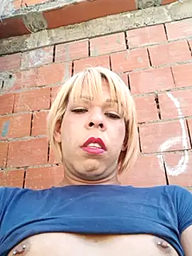 Snapshot of blondebitchlitle chatting on February 15, 2025, 2:00 pm blondebitchlitle online show from February 15, 2025, 2:00 pm