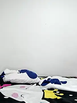 Snapshot of blondebitchlitle chatting on February 26, 2025, 10:04 am blondebitchlitle online show from February 26, 2025, 10:04 am