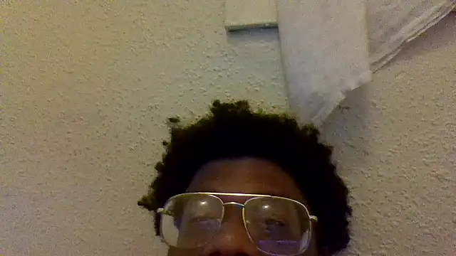 dvaughn3117 online show from April 18, 2026, 3:32 am