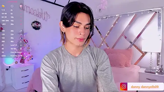 Snapshot of sweet_dannyfem chatting on December 12, 2024, 1:17 pm sweet dannyfem online show from December 12, 2024, 1:17 pm