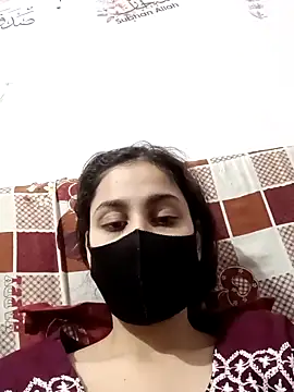 Snapshot of magicmoment00786 chatting on November 8, 2025, 1:33 pm magicmoment00786 online show from November 8, 2025, 1:33 pm