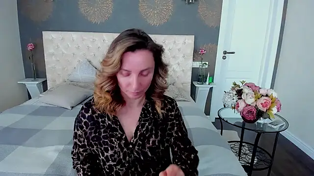 Snapshot of AllisonWilliams chatting on June 2, 2026, 3:14 pm AllisonWilliams online show from June 2, 2026, 3:14 pm