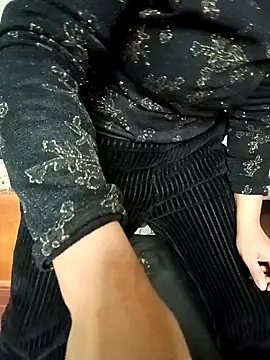 miaomiao520 online show from December 11, 2024, 5:53 am