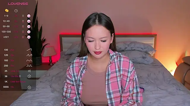 Snapshot of skinny_sissss chatting on September 15, 2025, 12:16 pm skinny sissss online show from September 15, 2025, 12:16 pm