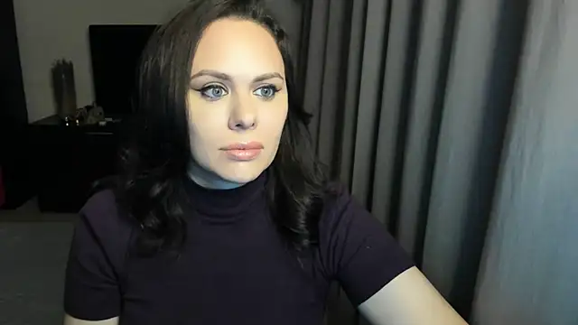 MollyCheiz online show from October 28, 2025, 3:14 pm