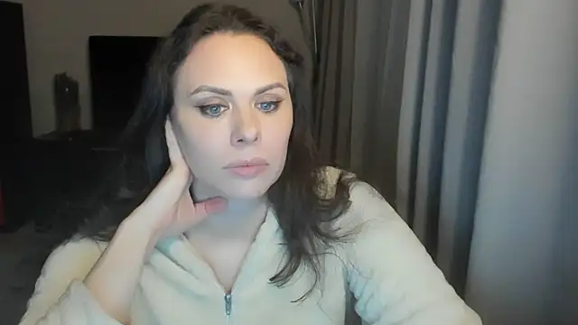 MollyCheiz online show from April 25, 2026, 7:22 pm