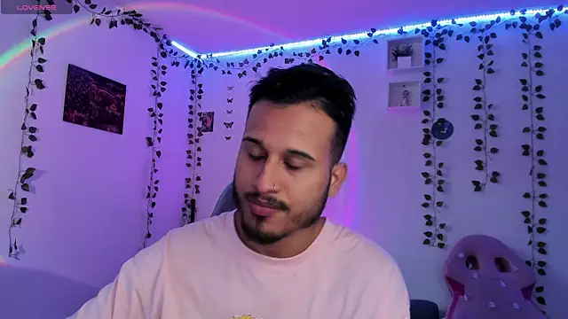 Raf brunette online show from December 24, 2024, 1:17 pm