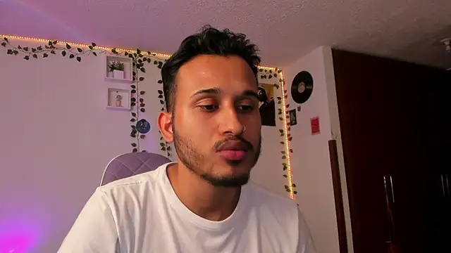 Raf brunette online show from January 8, 2025, 12:58 pm