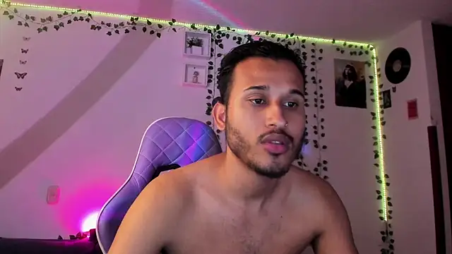 Raf brunette online show from January 30, 2025, 11:01 am