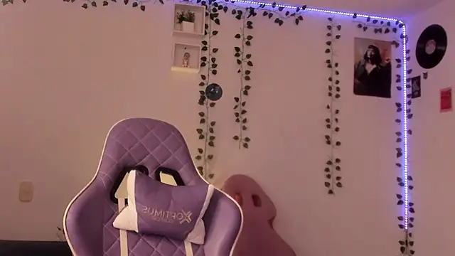 Raf brunette online show from February 7, 2025, 11:45 am