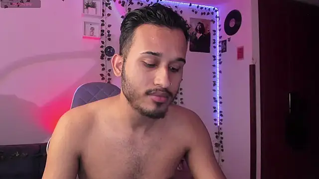 Raf brunette online show from March 11, 2025, 12:17 pm