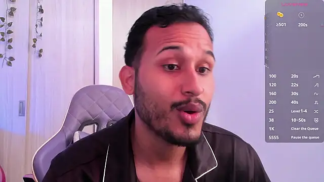 Raf brunette online show from February 13, 2026, 12:45 pm