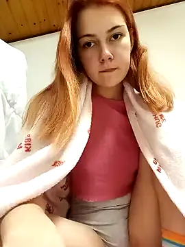 Snapshot of ella_grays chatting on January 3, 2025, 8:32 pm ella grays online show from January 3, 2025, 8:32 pm