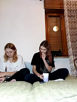 Snapshot of ella_grays chatting on October 17, 2025, 5:48 pm ella grays online show from October 17, 2025, 5:48 pm