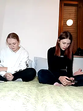 Snapshot of ella_grays chatting on October 27, 2025, 5:50 pm ella grays online show from October 27, 2025, 5:50 pm