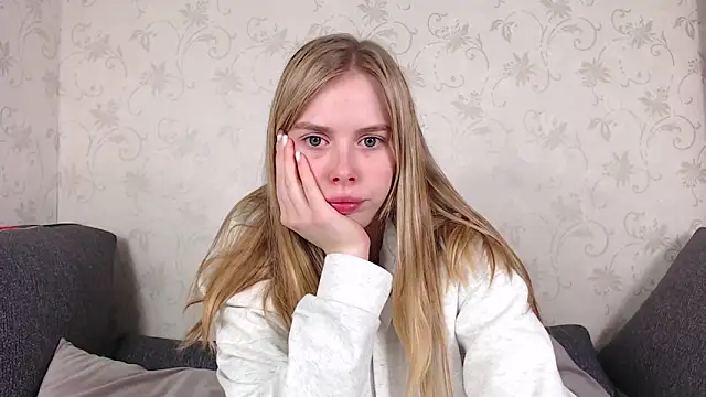 Snapshot of sofiaa_here chatting on April 26, 2026, 11:57 pm sofiaa here online show from April 26, 2026, 11:57 pm