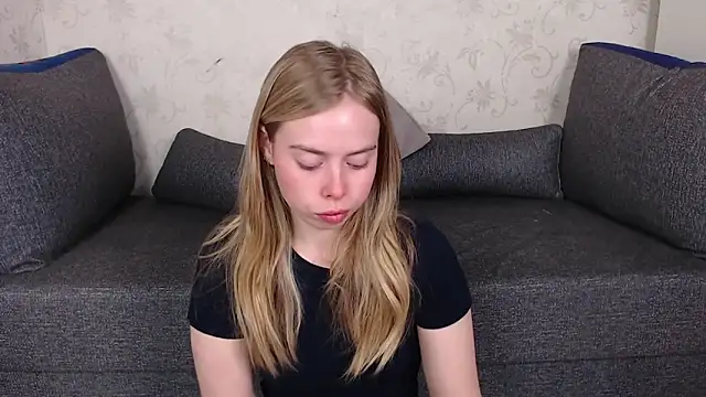 Snapshot of sofiaa_here chatting on May 14, 2026, 12:17 am sofiaa here online show from May 14, 2026, 12:17 am
