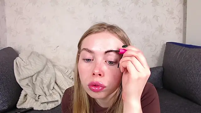 Snapshot of sofiaa_here chatting on May 15, 2026, 12:17 am sofiaa here online show from May 15, 2026, 12:17 am