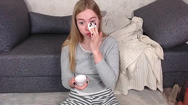 Snapshot of sofiaa_here chatting on May 21, 2026, 12:06 am sofiaa here online show from May 21, 2026, 12:06 am