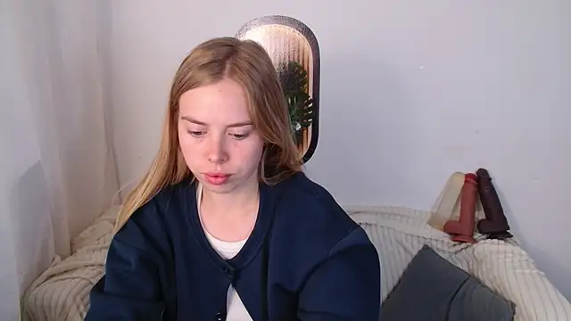 Snapshot of sofiaa_here chatting on June 10, 2026, 11:57 pm sofiaa here online show from June 10, 2026, 11:57 pm