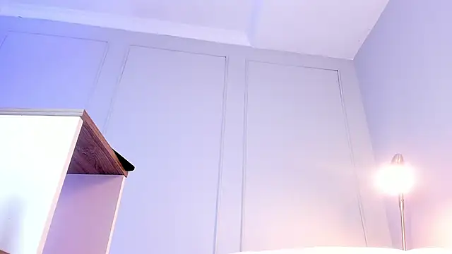 anna lorenss online show from March 7, 2025, 11:40 am