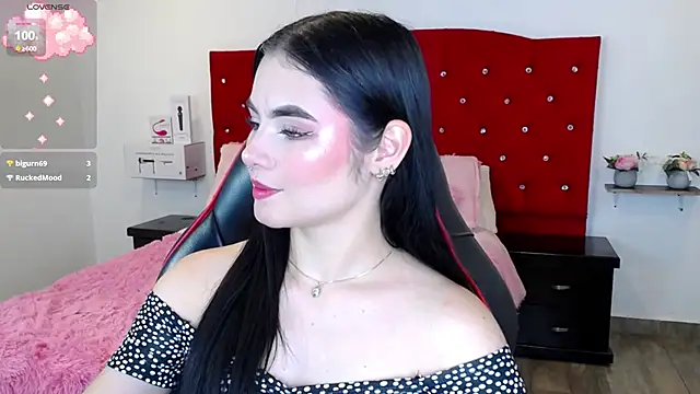 Snapshot of Miah_hilton2 chatting on December 4, 2024, 11:57 pm Miah hilton2 online show from December 4, 2024, 11:57 pm