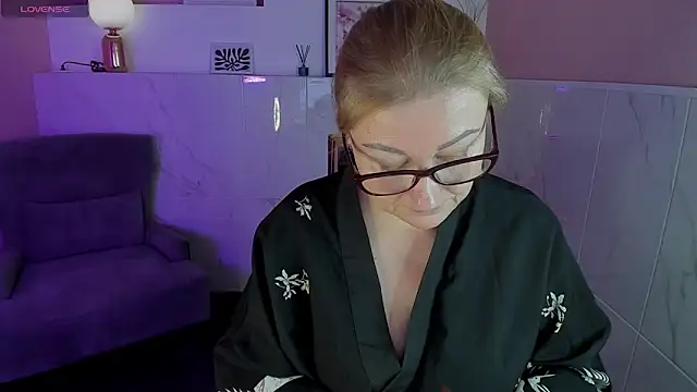 AlexandraKind online show from January 17, 2025, 8:11 pm