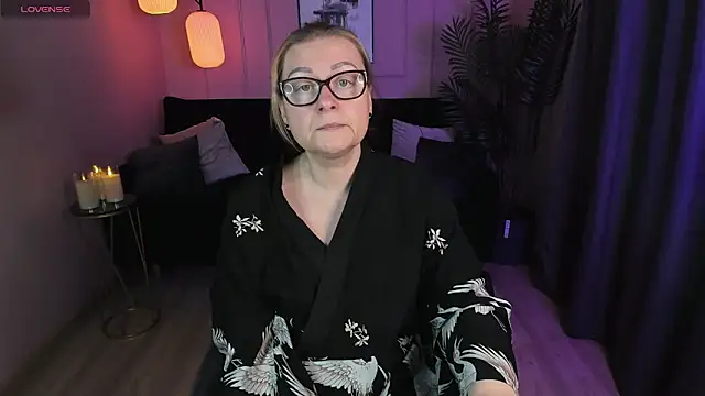 AlexandraKind online show from January 20, 2025, 8:40 pm