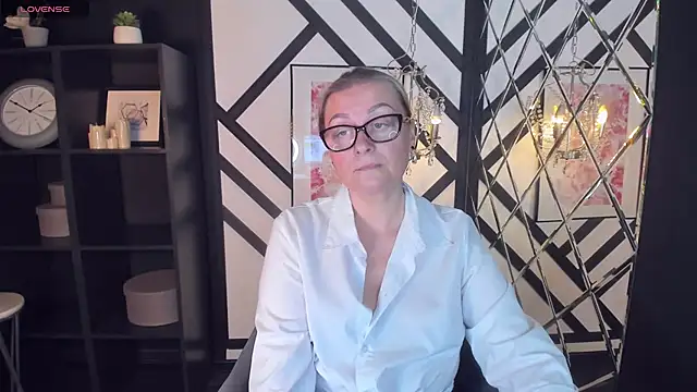 AlexandraKind online show from February 11, 2025, 7:48 pm