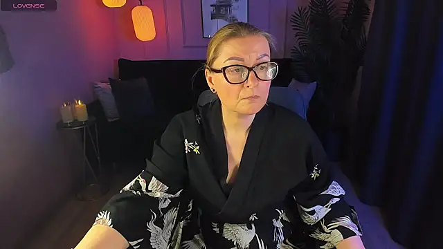 AlexandraKind online show from February 16, 2025, 3:04 am