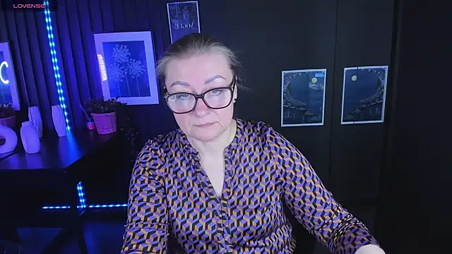 AlexandraKind online show from February 21, 2025, 8:49 pm