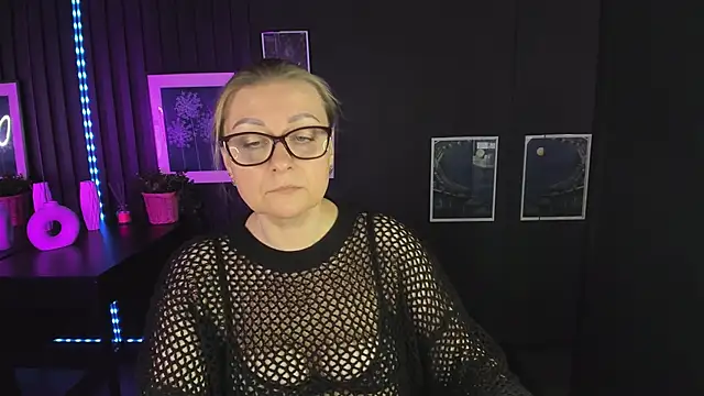 AlexandraKind online show from March 10, 2025, 4:46 pm