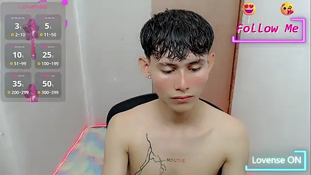 Snapshot of tanjiro_cute chatting on January 15, 2025, 2:27 am tanjiro cute online show from January 15, 2025, 2:27 am