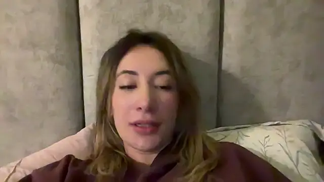 Gabby cruz  online show from December 4, 2024, 6:11 am