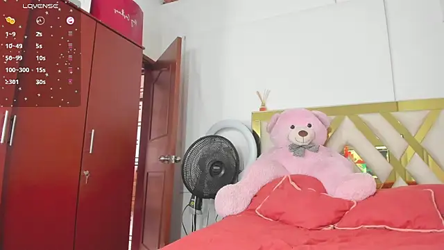 Snapshot of rousee_yareldss chatting on January 14, 2025, 5:40 am rousee yareldss online show from January 14, 2025, 5:40 am