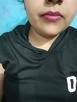 Love-Veronica online show from July 28, 2026, 5:45 pm