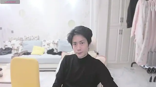 Guo798 online show from December 6, 2024, 7:43 am